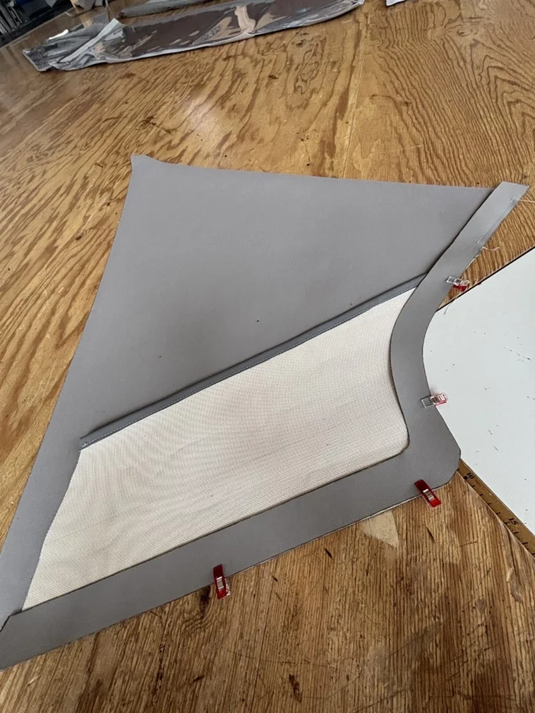 confcetion oreille avec poche